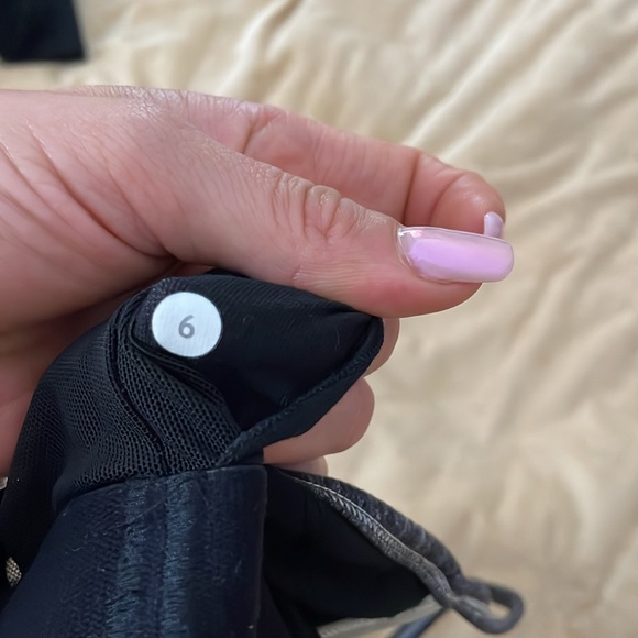 Lululemon - Picture 5 of 5